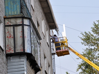 В Кургане полным ходом идут работы по капитальному ремонту жилья