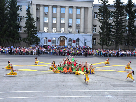    2016.  