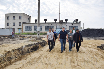Глава города Кургана Антон Науменко проверил ремонты коммунальных объектов, благоустройство и открыл новую площадку в Черемухово