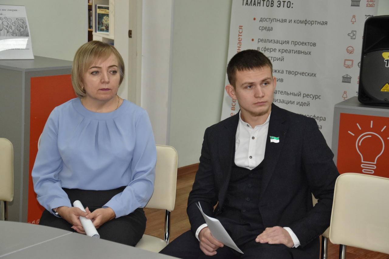 Депутаты познакомились с работой модельных библиотек