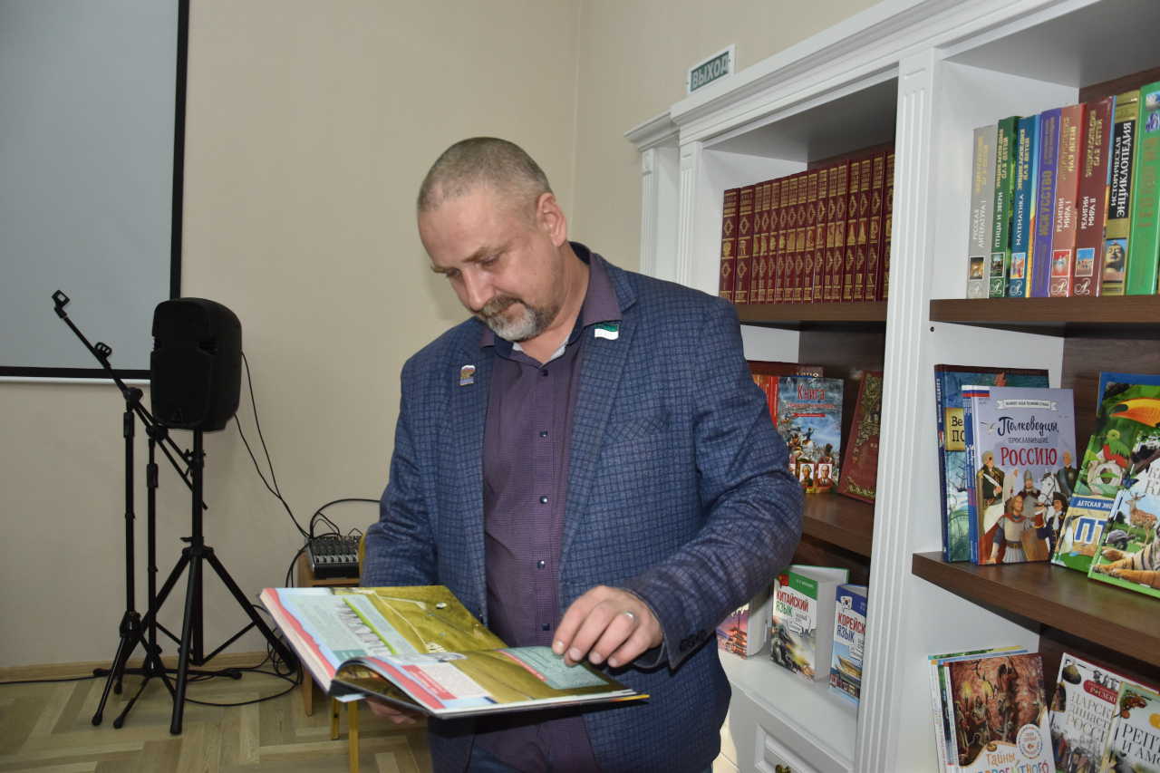 Депутаты познакомились с работой модельных библиотек