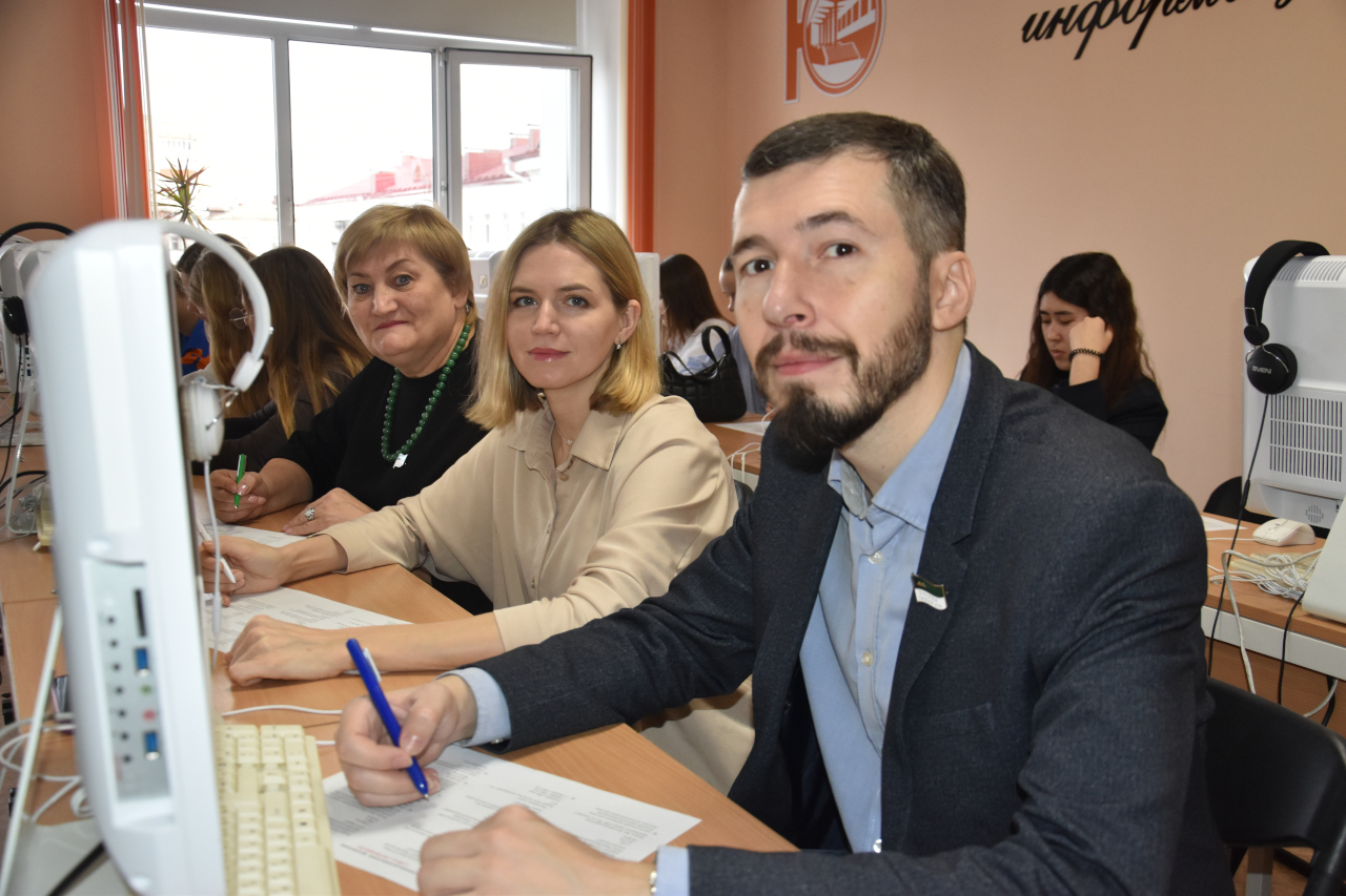 Депутаты написали «Чернобыльский диктант»